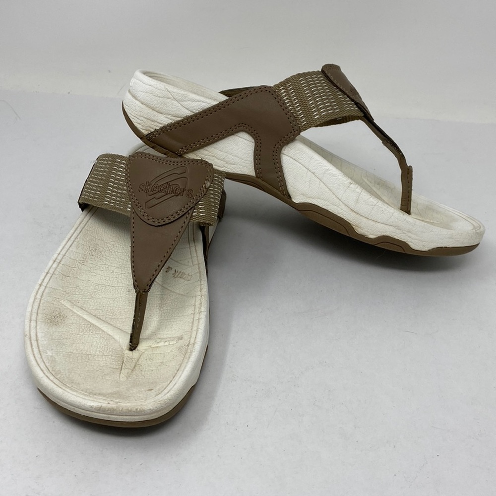 Skechers Tone Ups flip flops size 5